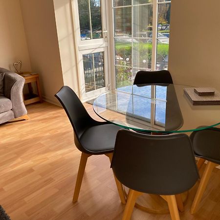River Courtyard Apartment In The Heart Of Stneots Saint Neots Exteriör bild