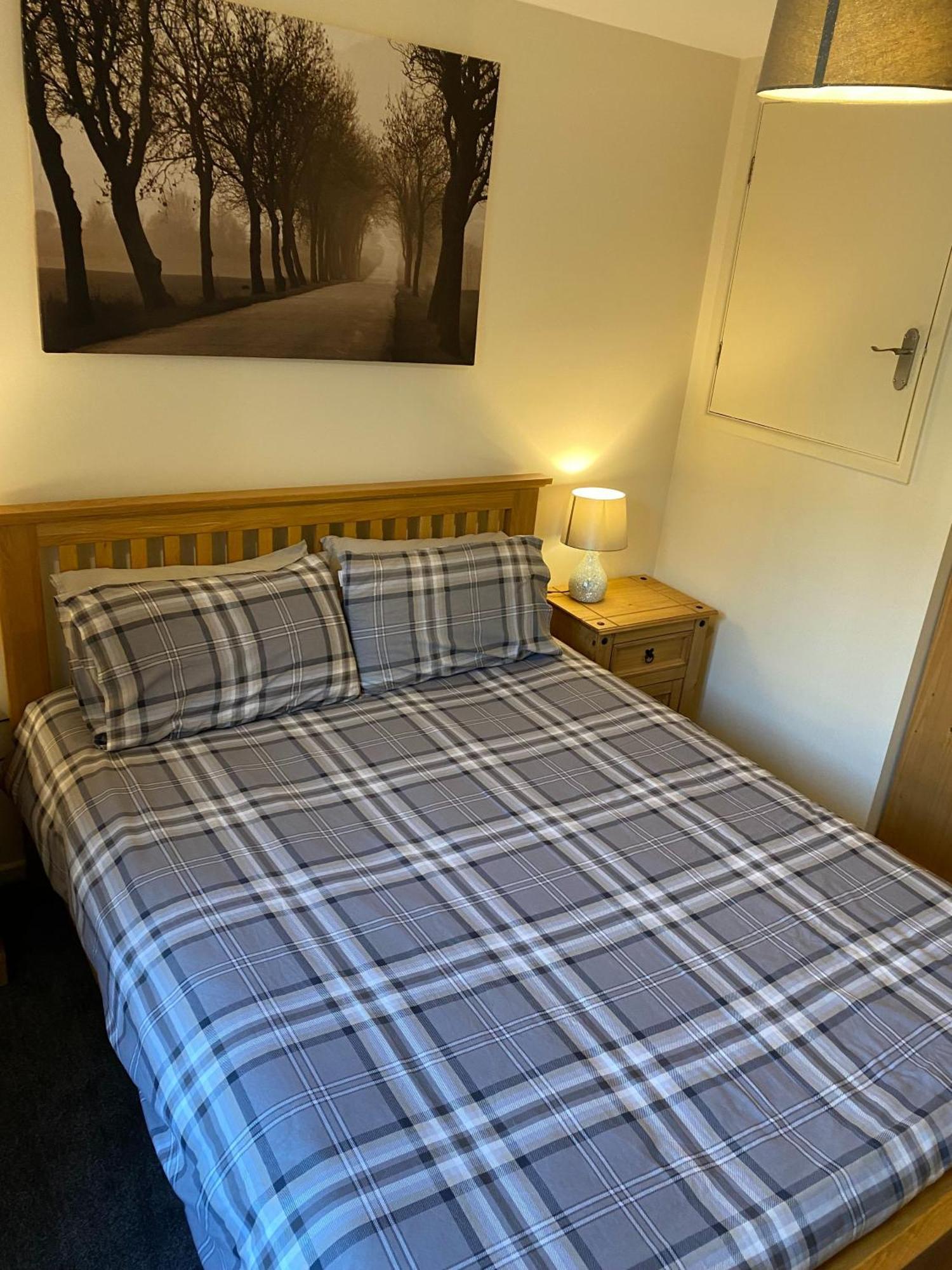 River Courtyard Apartment In The Heart Of Stneots Saint Neots Exteriör bild
